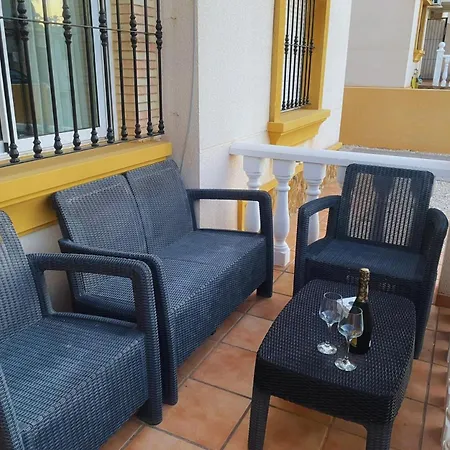 3 Bed Sleeps 6 -shared Pool -private Terrace Hébergement de vacances *