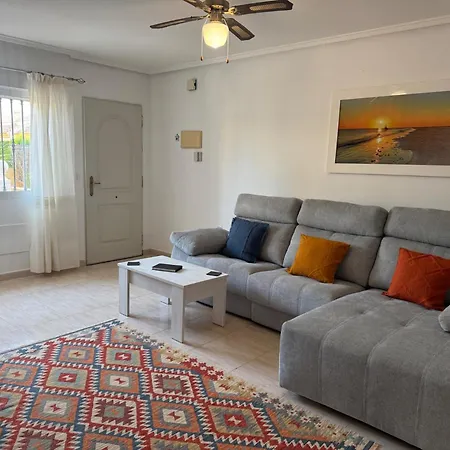 Ferienhaus 3 Bed Sleeps 6 -shared Pool -private Terrace *