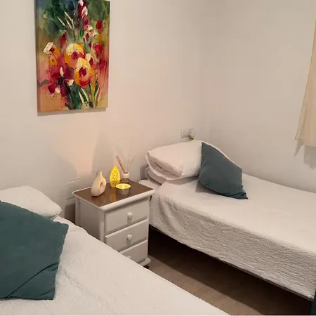3 Bed Sleeps 6 -shared Pool -private Terrace Ferienhaus