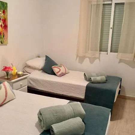 3 Bed Sleeps 6 -shared Pool -private Terrace *