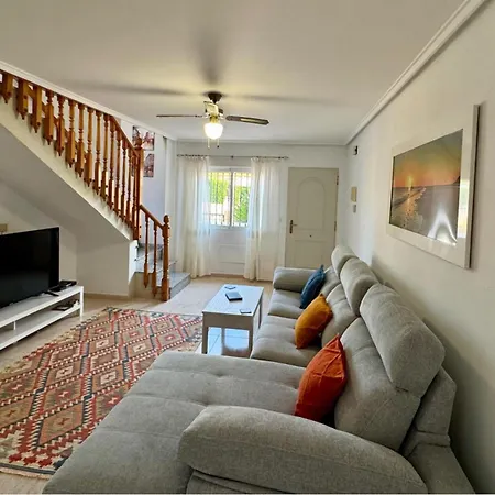 3 Bed Sleeps 6 -shared Pool -private Terrace Orihuela