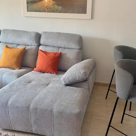 3 Bed Sleeps 6 -shared Pool -private Terrace *