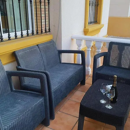 3 Bed Sleeps 6 -shared Pool -private Terrace