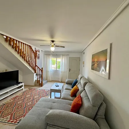 3 Bed Sleeps 6 -shared Pool -private Terrace Ferienhaus