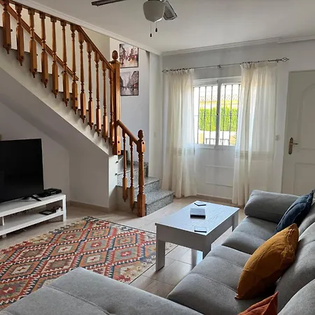 3 Bed Sleeps 6 -shared Pool -private Terrace Orihuela