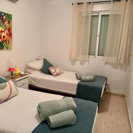 Ferienhaus 3 Bed Sleeps 6 -shared Pool -private Terrace *