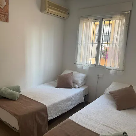 3 Bed Sleeps 6 -shared Pool -private Terrace Ferienhaus *
