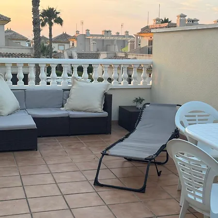 3 Bed Sleeps 6 -shared Pool -private Terrace Ferienhaus *