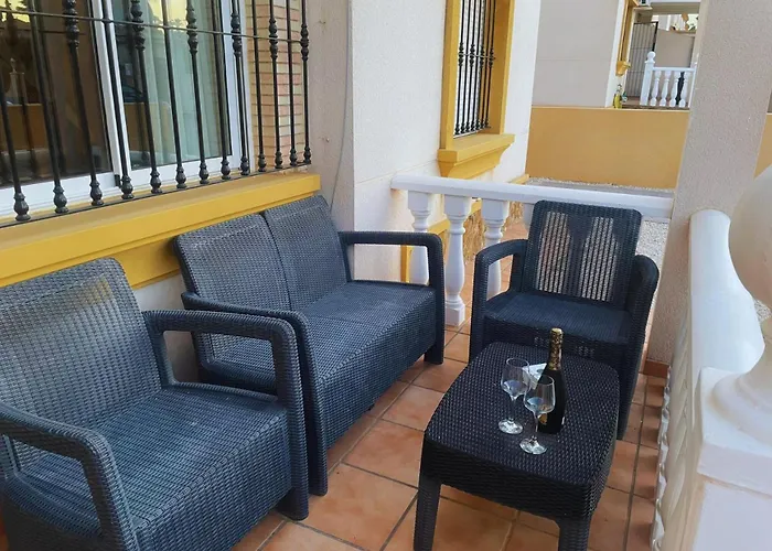 Modern Escape Shared Pool Private Terrace Casa de Férias *