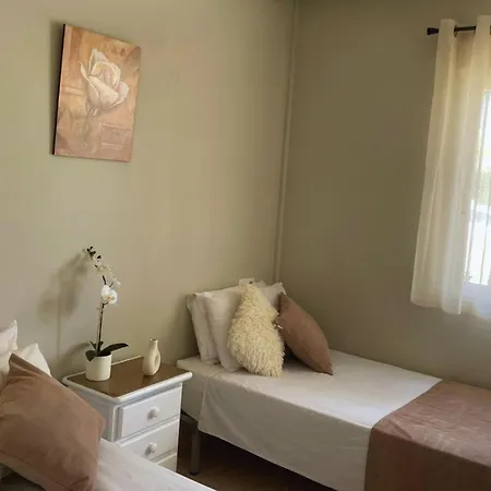 בית נופש Modern Escape Shared Pool Private Terrace אוריהואלה